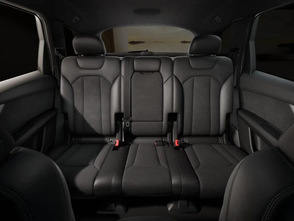 Audi Q7 SUV S line TDI quattro 286 KM / WYNAJEM